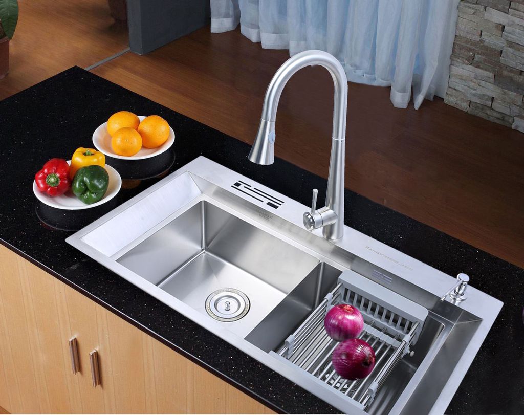 Bồn rửa bát sắp xếp thuận tiện và hợp lý cho nội thất bếp ăn